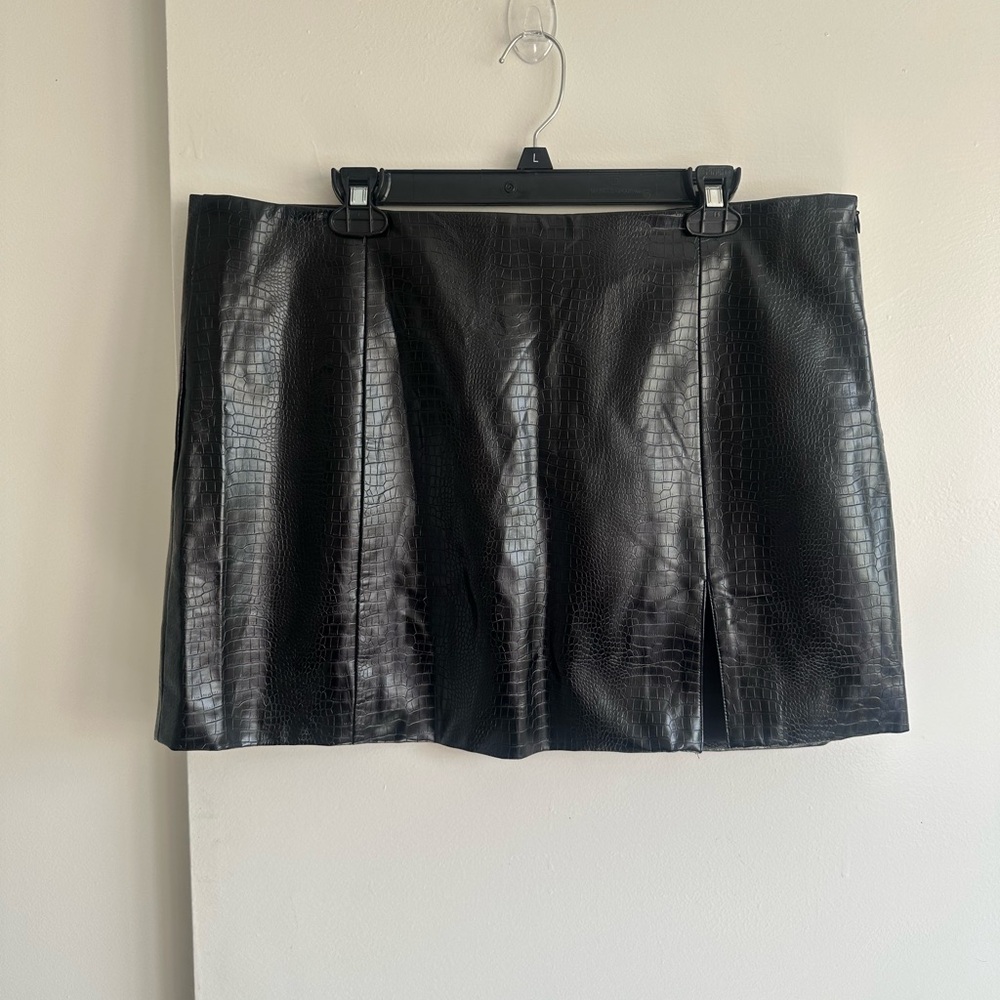 Black Faux Croc Mini Skirt - Structured
